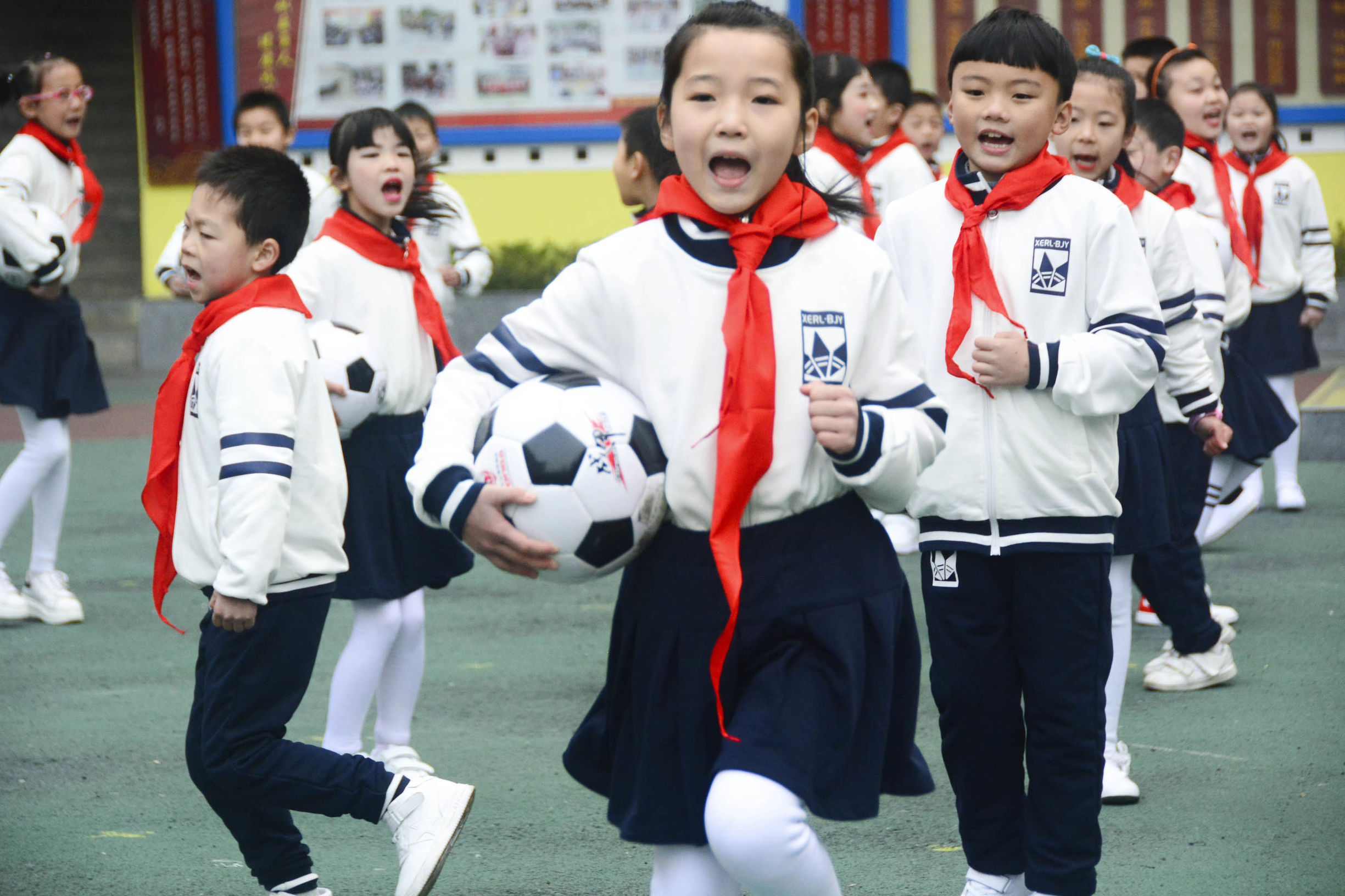 三小校运会啦啦操,巴中市巴州区三小足球操