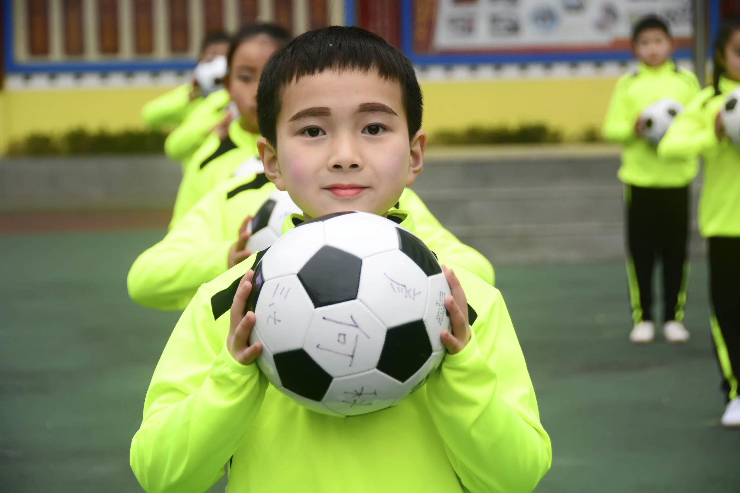 红山区第17小学足球啦啦操,三小校运会啦啦操