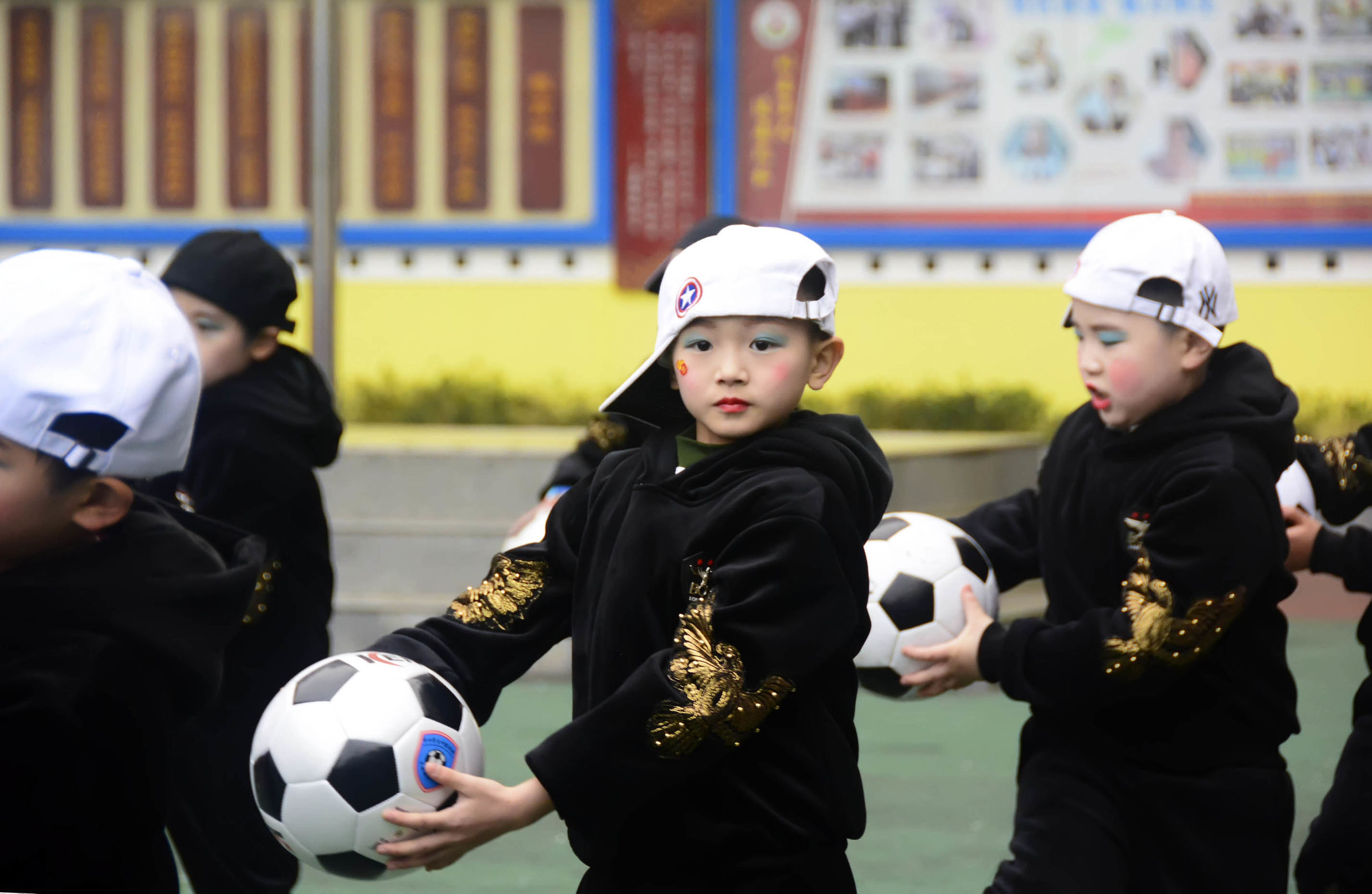 红山区第17小学足球啦啦操,三小校运会啦啦操