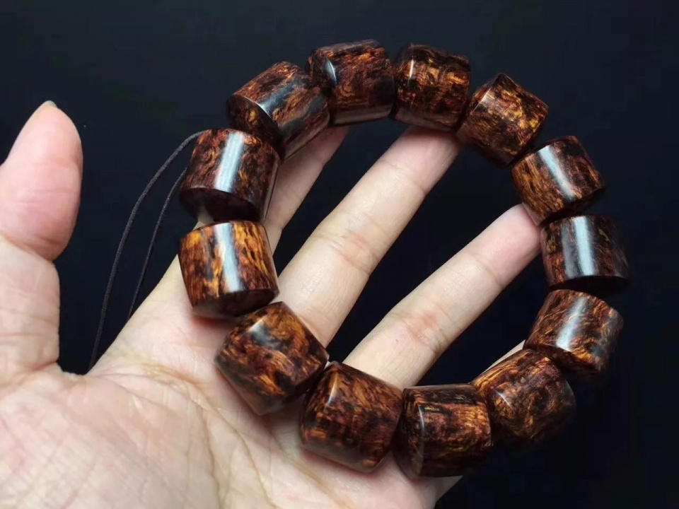 108颗手串四圈太紧三圈太松怎么办,小叶紫檀手串盘玩袋使用方法