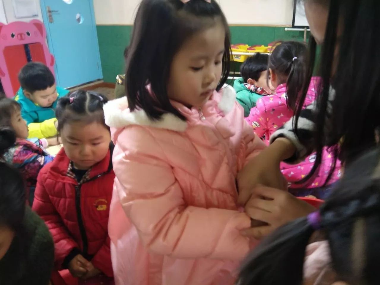 家长助教课文明礼仪幼儿园,家长助教幼儿园美术