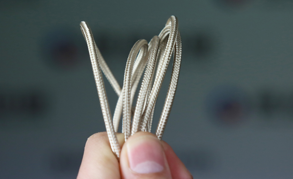 苹果原厂数据线和mfi数据线哪个好,苹果mfi数据线测评