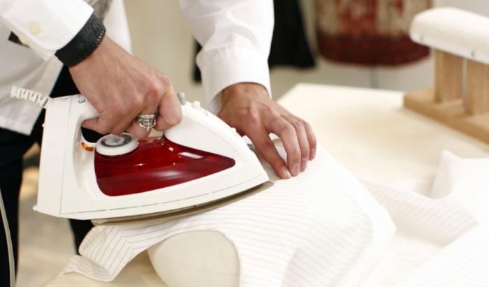 家用熨衣服的小妙招方法,小苏打能处理熨焦的衣服吗