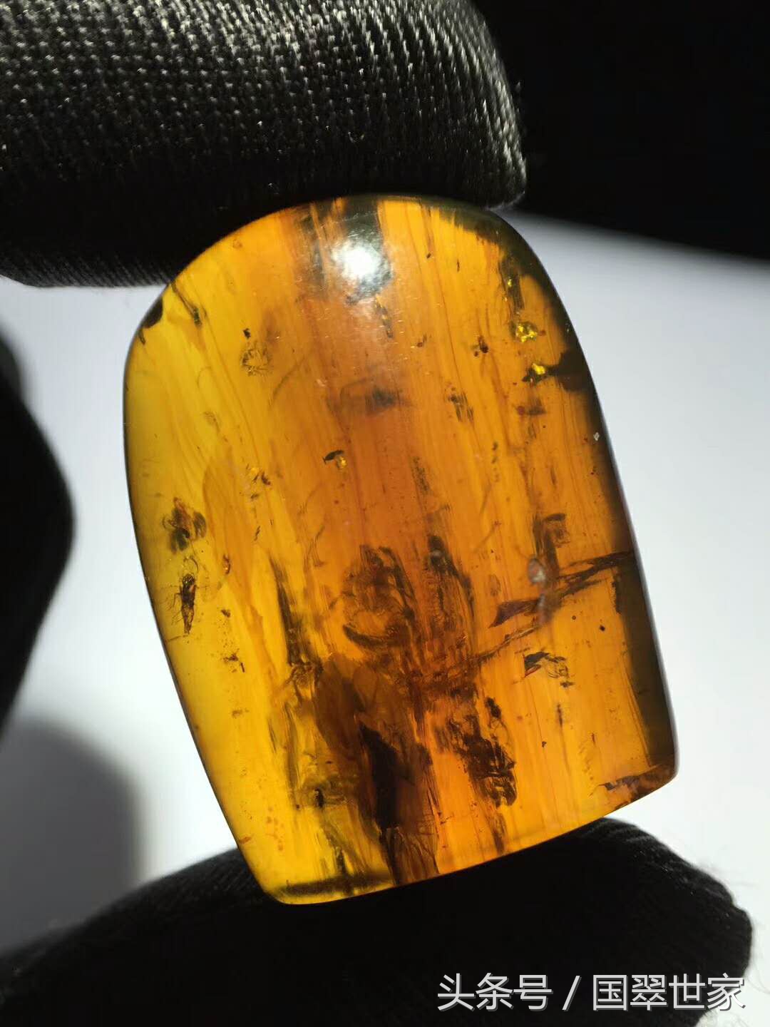 揭秘多种假蜜蜡鉴定秘籍,揭秘饰品内幕