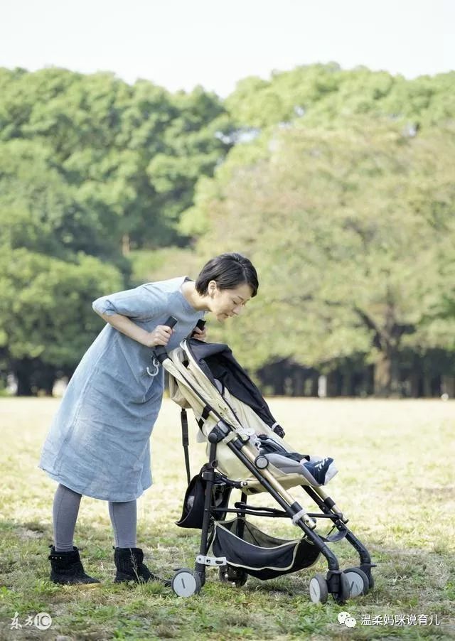 小孩一坐车就犯困什么原因,宝宝一坐车就睡觉是怎么回事