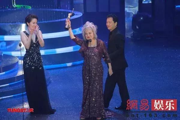 60元硅胶整容失败鼻歪脸斜，红极一时被封杀，如今自曝患癌