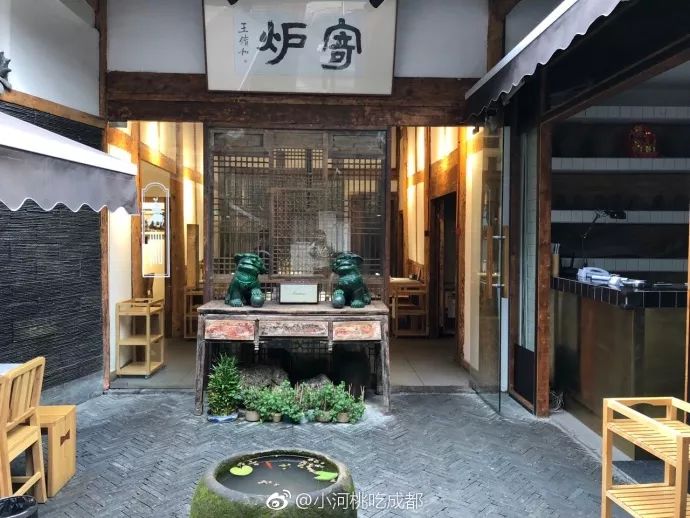 这条美食老店众多的成都小街，竟是《芳华》原型地，主角瘦真不科学