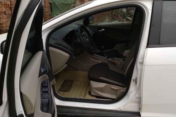 福特福克斯2012三厢20万公里,2012款福特福克斯省油模式