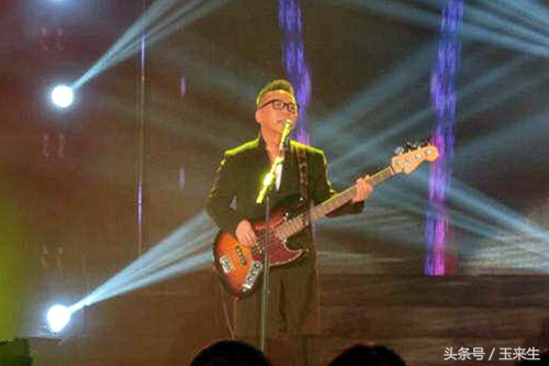 当年他仅唱了一首歌，就让亿万观众给记住，而听过的几乎都红了眼