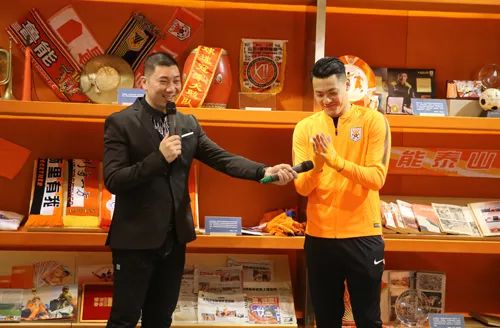 鲁能泰山球迷一代人的回忆,球迷文化看台现场