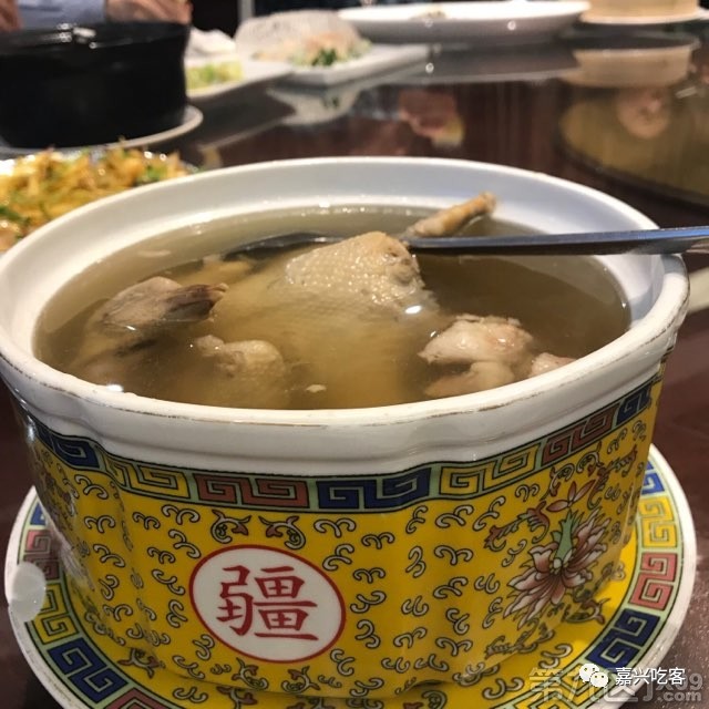 聚餐去哪边吃比较好,家庭四人聚餐去哪吃