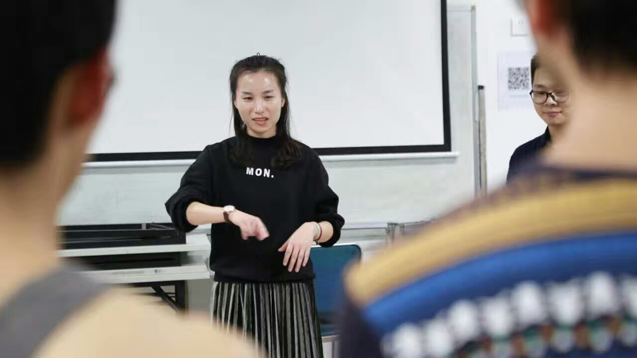 我叫高青，无名小卒，我想聊聊我的富士康小厂妹生涯