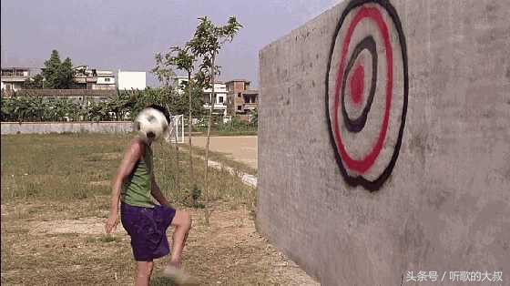 少林足球为什么星爷先觉醒,星爷巅峰之作是少林足球吗