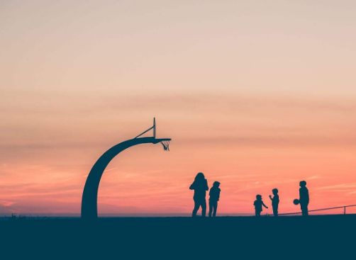 6岁爱上篮球19岁征战CBA第八位*疆新**籍国手的追梦之旅