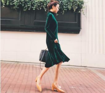 丝绒衣服爱粘毛怎么办,丝绒衣服粘毛洗衣服时怎么处理