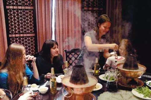 老外最爱中国菜,中国老干妈在国外有多受欢迎