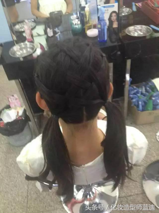 编发教程拉拉队,三股瀑布辫编发步骤图解