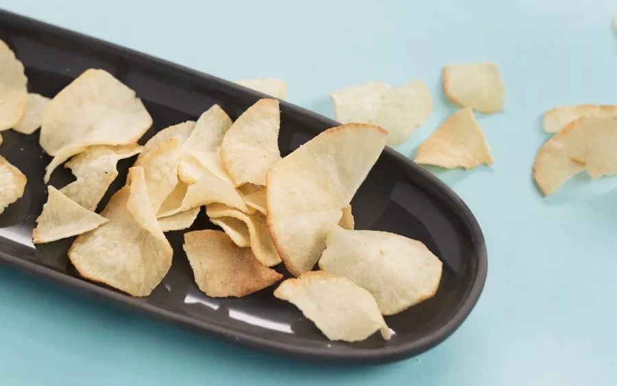 东南亚最好吃的虾片牌子,新加坡餐厅里的虾片