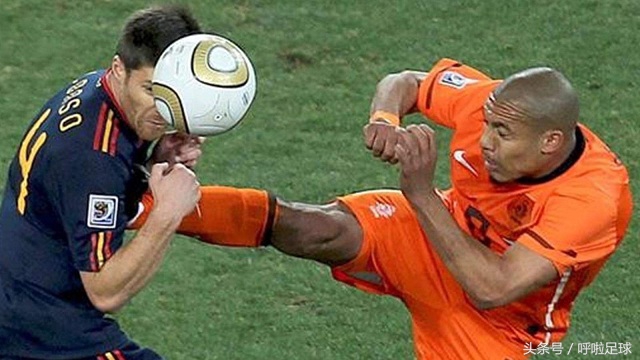 施连志飞踹高峰的牌了吗,施连志飞踹高峰赛后采访