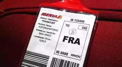 美女血拼五个Coach包带回国,然而,打开行李的一瞬间,啥都没了