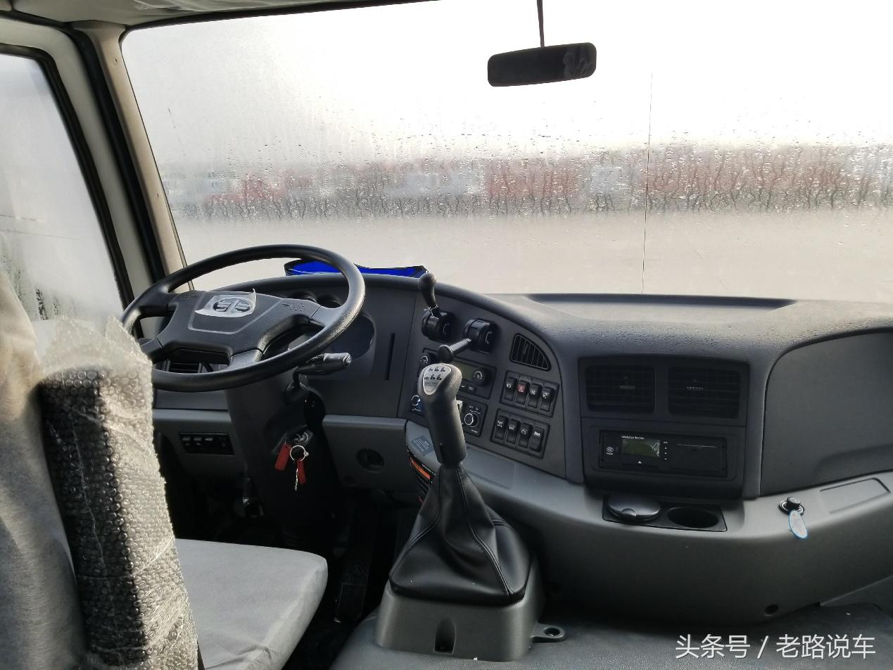 解放新大威后8轮领航版动力多大,新大威是哪个系列的车