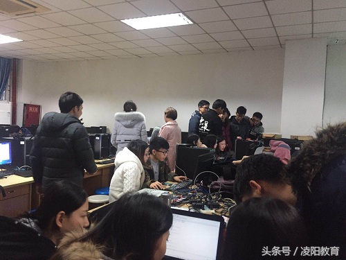 寮曚紒鍏ユ牎浜ф暀铻嶅悎,鍑岄槼鍩硅