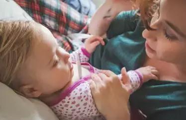 宝宝发烧十大忌,宝宝发烧该不该就医