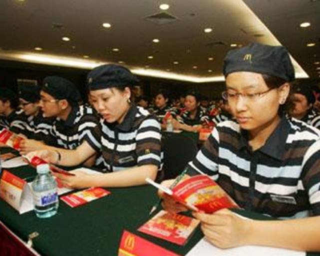 做餐饮服务员有什么技巧,餐饮业的小时工都干些什么