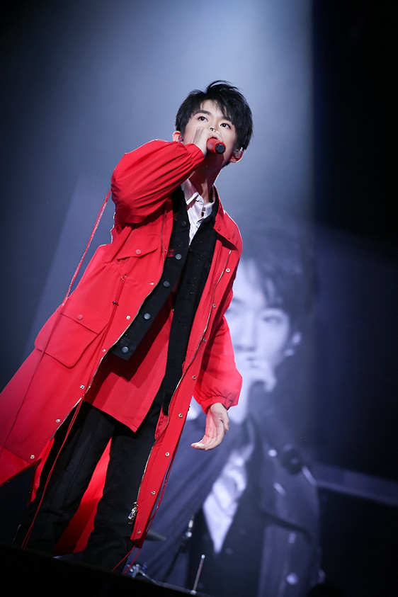 TFBOYS-易烊千玺受邀第60届格莱美四字弟弟走向国际舞台