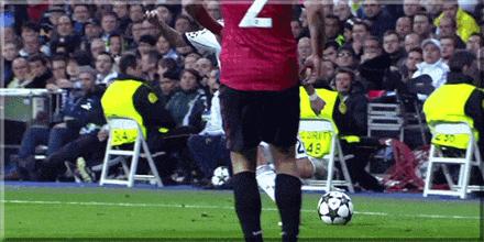 c罗弹跳头球,c罗弹跳滞空头球经典照片