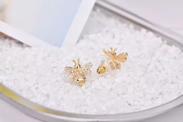 张翰被误代购罚三万，新年礼物怎样满足七大姑八大姨？