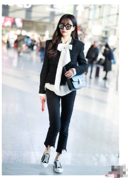 周冬雨和沈梦辰谁漂亮,周冬雨和一个女明星很像