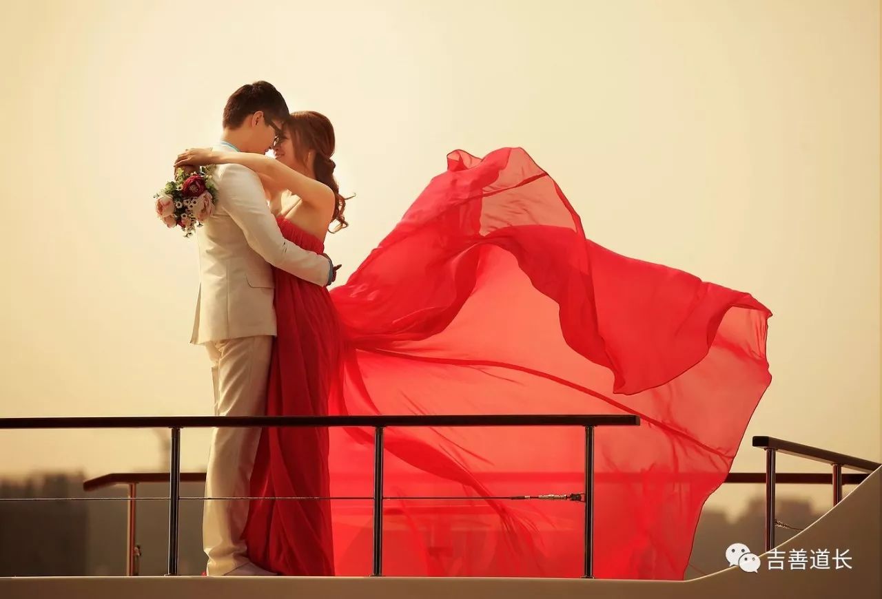 怎么从八字看一个人何时结婚,八字看最佳的结婚时间方法