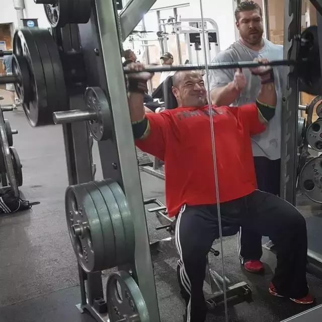 如何提升自己的肩宽,如何扩大自己的肩宽