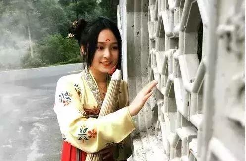 一见钟情诗词,有一种缘分叫一见钟情歌曲