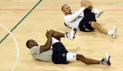 这些出色的男人们,如何谈论瑜伽?