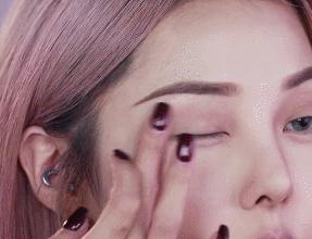 日本发明了发光睫毛，化了这款眼妆同样可以闪闪发亮