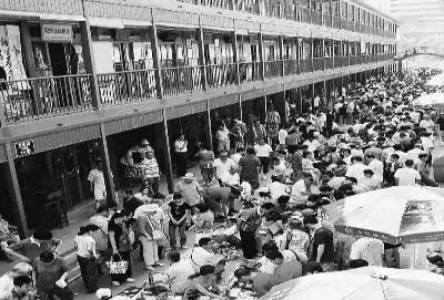 从“潘家窑”到“潘家园”,一百块的范曾斗方涨到几百万