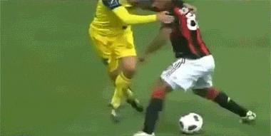 罗纳尔迪尼奥绝技视频,罗纳尔迪尼奥花式过人视频