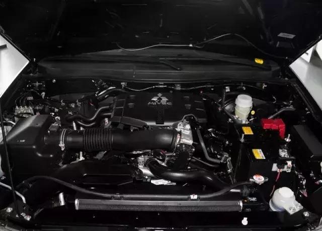 谁说硬派越野没有舒适性,谁说硬派越野suv一定带独立大梁