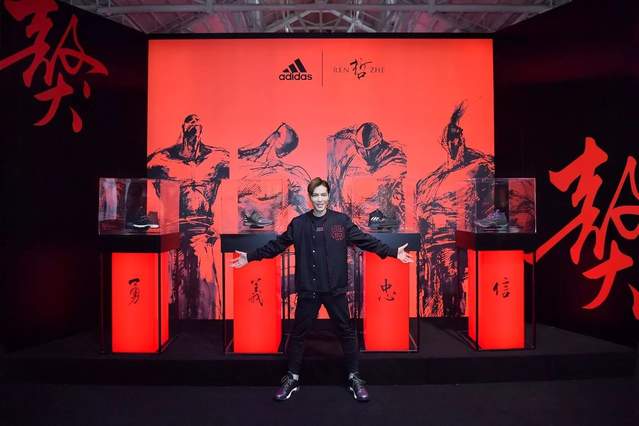 一个雕塑家所创作的球鞋是怎样做到「獒视群雄」的？