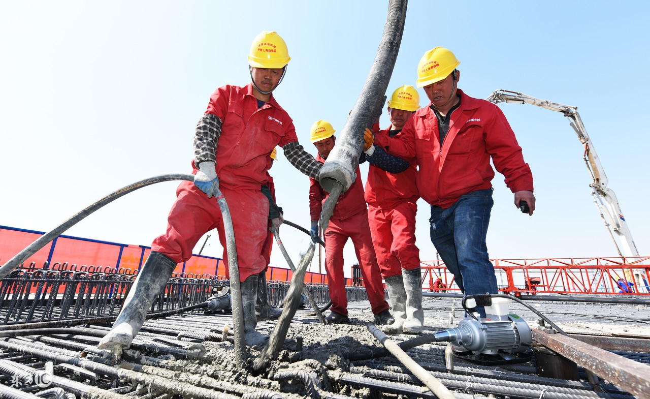 混凝土冬季需要洒水养护吗,冬季施工混凝土养护测温记录