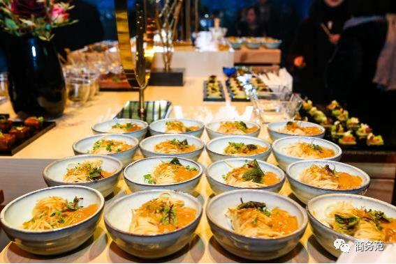 赵胤胤自身就有音乐天赋,赵胤胤谈钢琴家转行