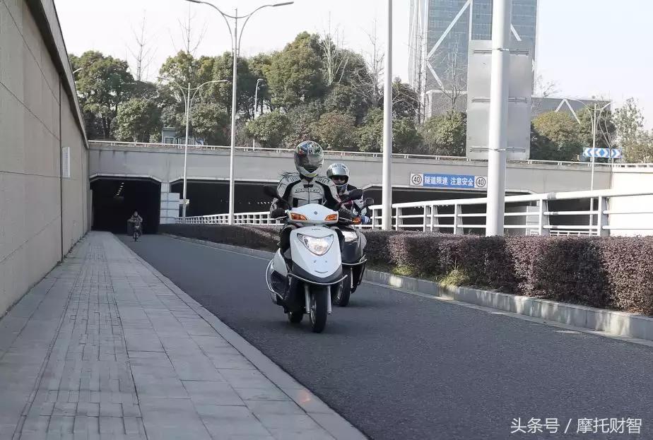 铃木瑞梦6980元,铃木瑞梦125对比瑞彩