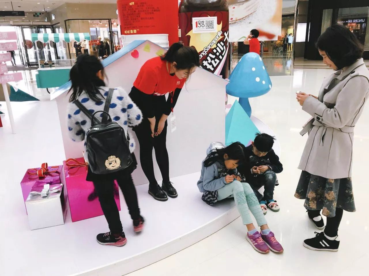 我有兔子你有空吗？来呀，一起喂兔兔呀