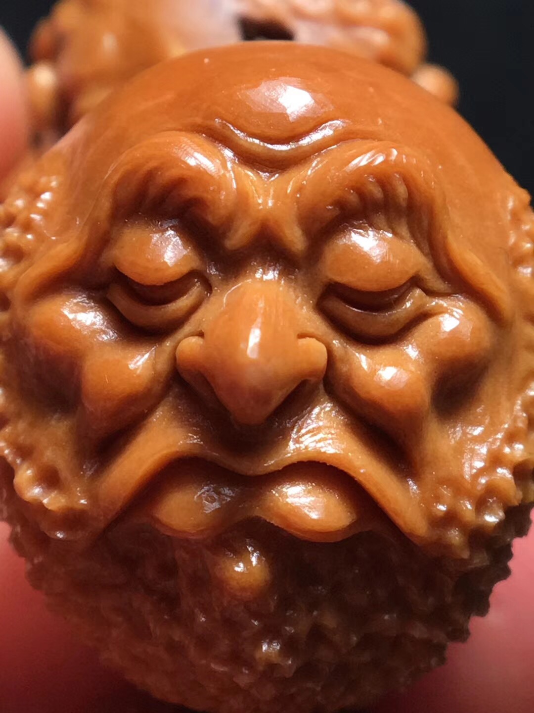 橄榄核雕的作品图片大全,橄榄核雕沈峰作品