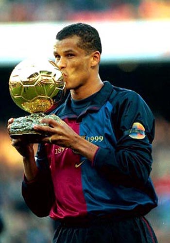 梅西达成欧冠世界杯金球奖大满贯,足坛仅9人拿过欧冠世界杯金球奖