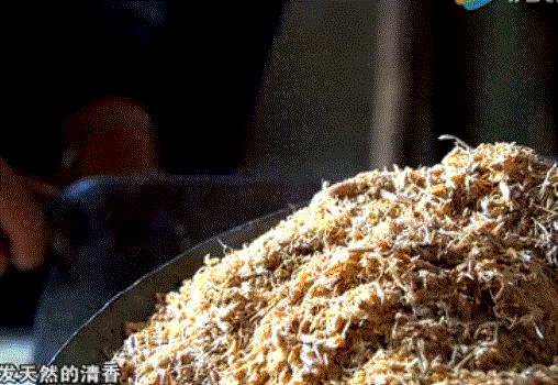 深度解密！湖北一贫困县城儿时爱吃的“打糖”，流行用胶鞋底来换