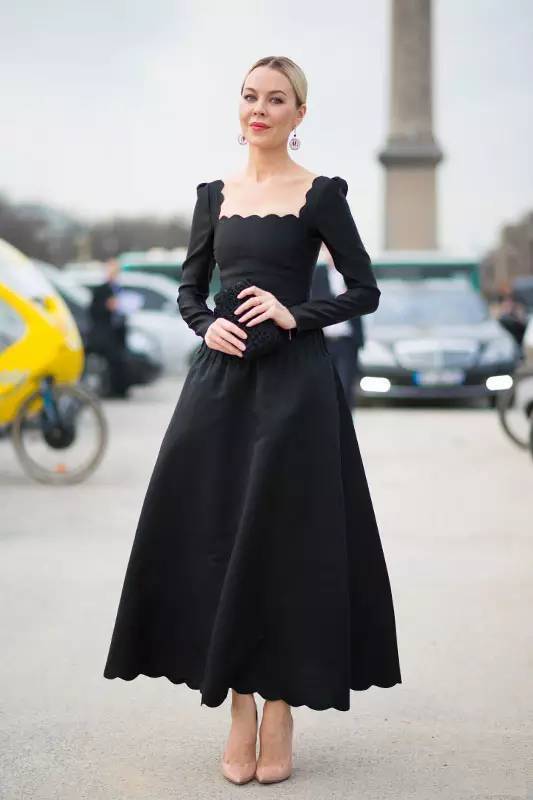 有哪些好看的小黑裙,小众又有设计感夏天必备小黑裙