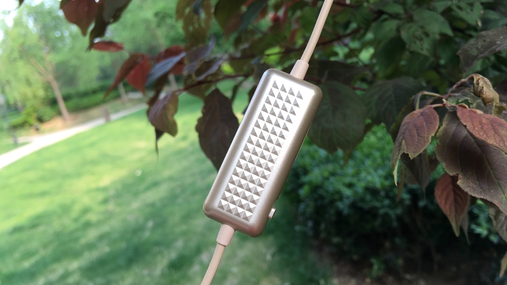 低音效果耳机,自带低音效果的耳机